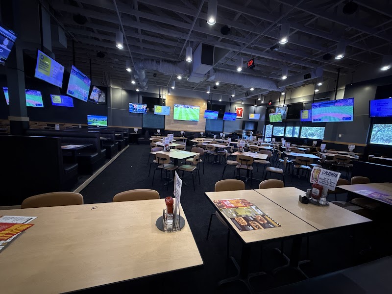 Buffalo Wild Wings photo 3