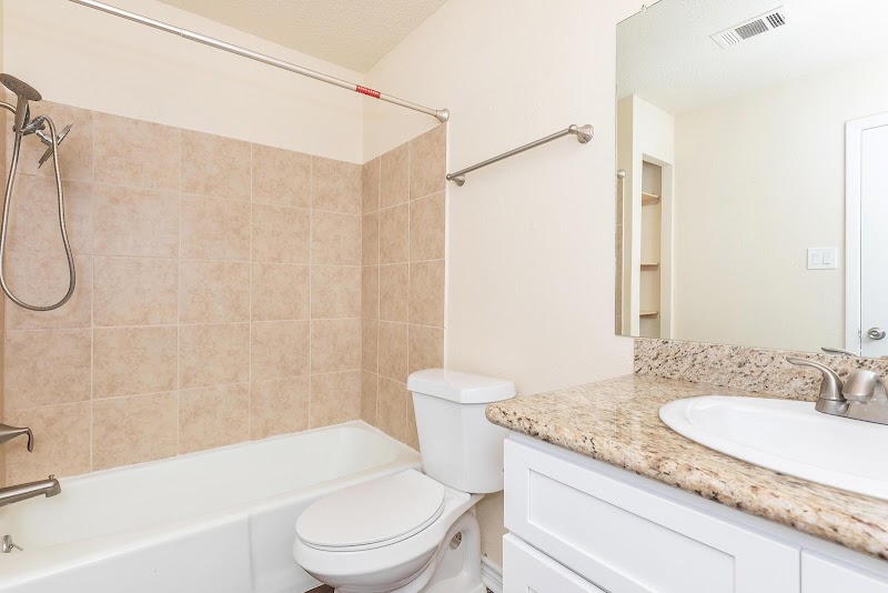 Camelot Apartments photo 2