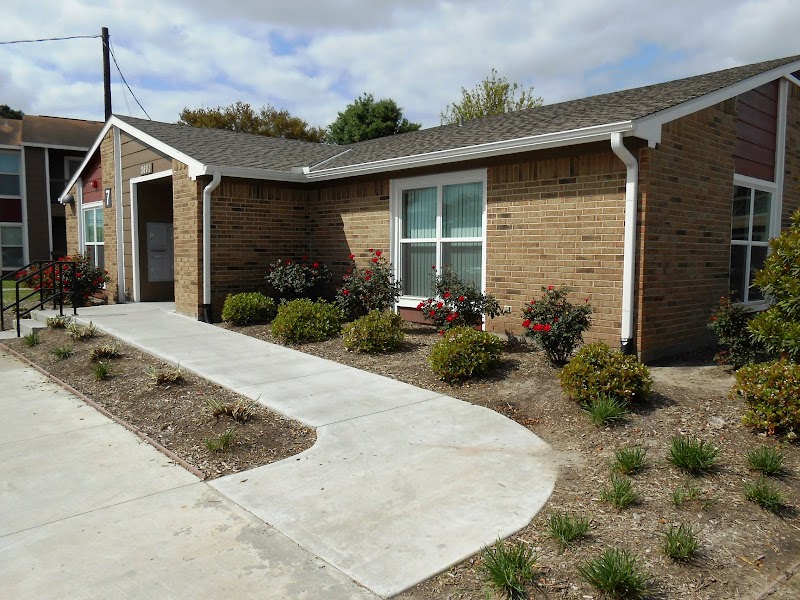 Fox Run Apartments photo 2