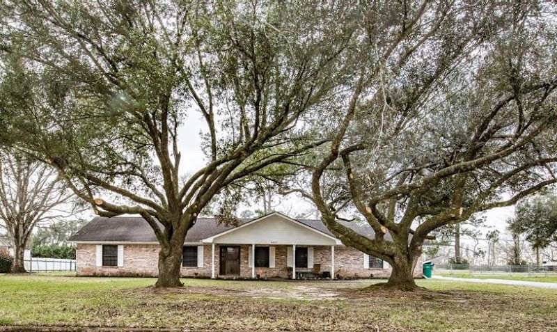 Laura Bruce Realtor, GRI -American Real Estate-ERA Powered photo 2