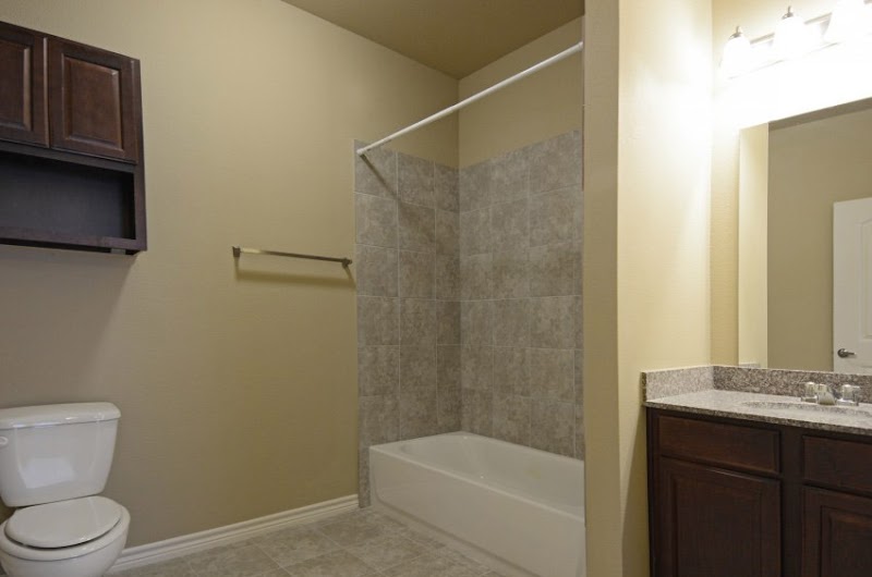 Park Avenue Manor photo 2