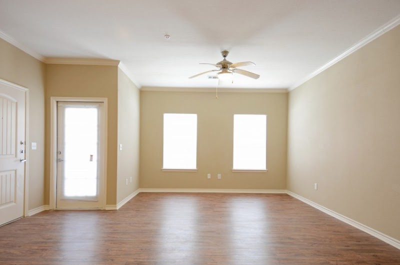 Park Avenue Manor photo 3