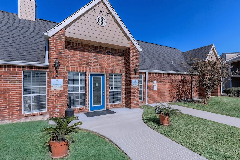 Pine Hollow Apartments