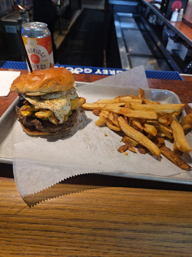 Pounders Bar & Grill photo 2