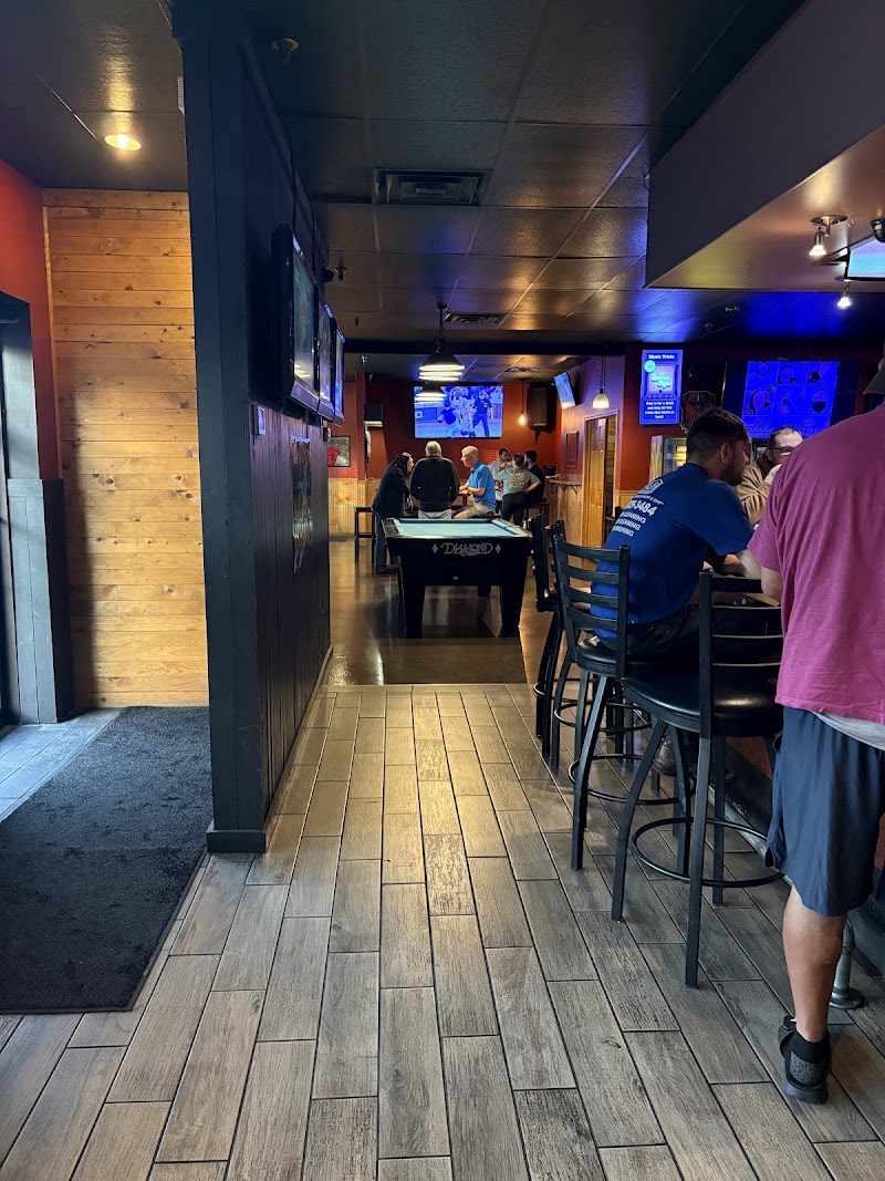 Pounders Bar & Grill photo 3