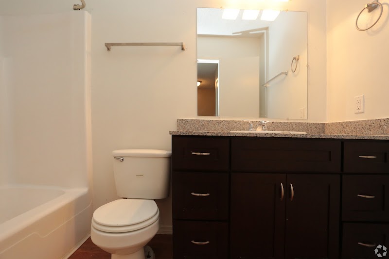 Sunset Grove Apartments photo 3